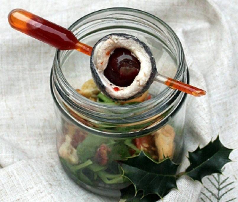 ensalada de sardina ahumada con vinagreta de pimiento rojo asado 1